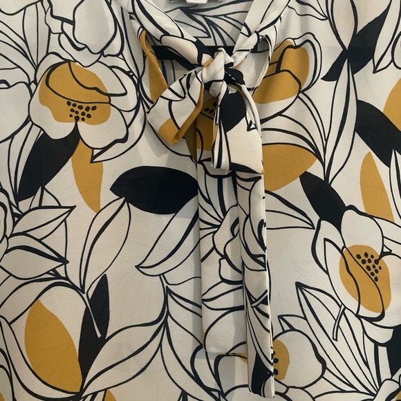 Bar III Womens Blouse V Neck Floral Size L - Picture 3 of 5